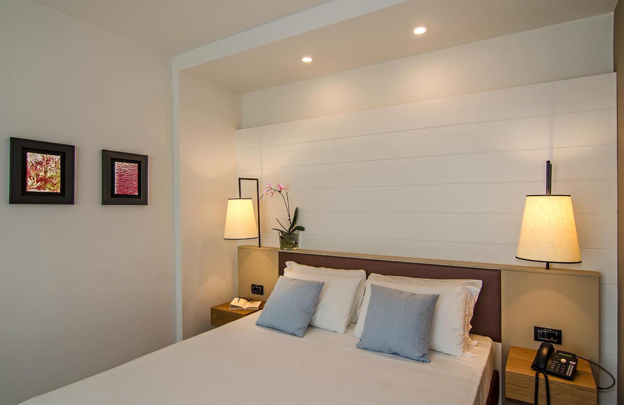 Standard Double or Twin Room,690096324:JPEG